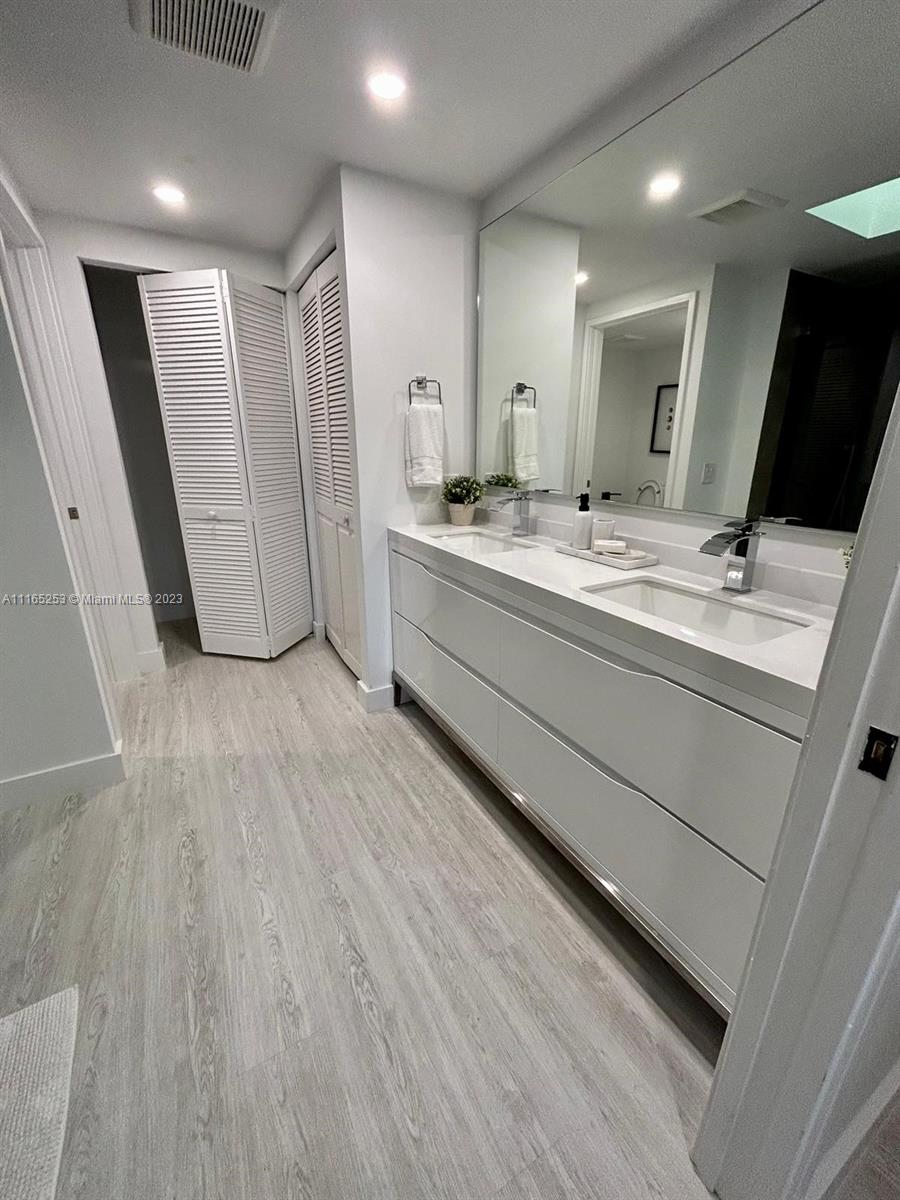 101 Crandon Blvd 473 Property Photo 19