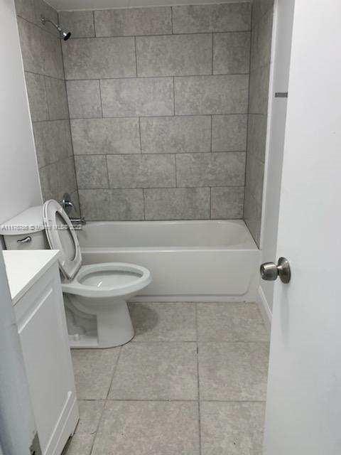5900 Nw 17th Pl 109 Property Photo 3