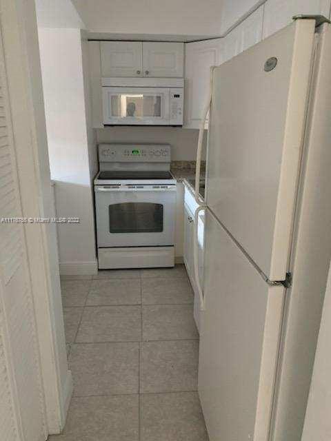 5900 Nw 17th Pl 109 Property Photo 6