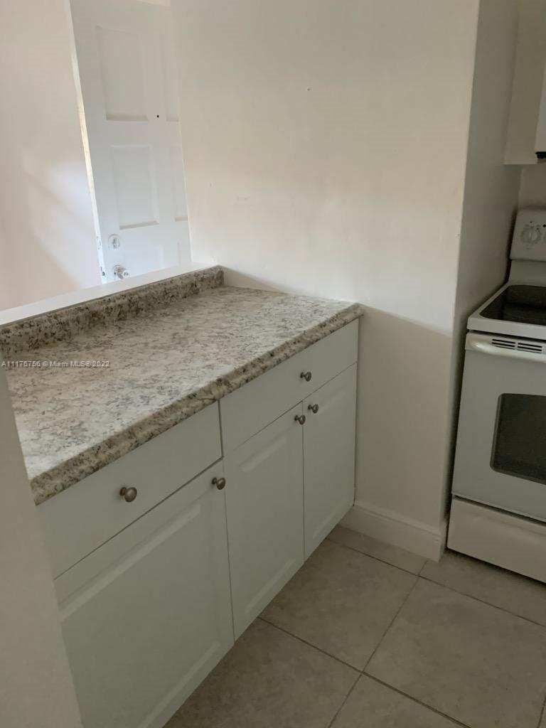 5900 Nw 17th Pl 109 Property Photo 7