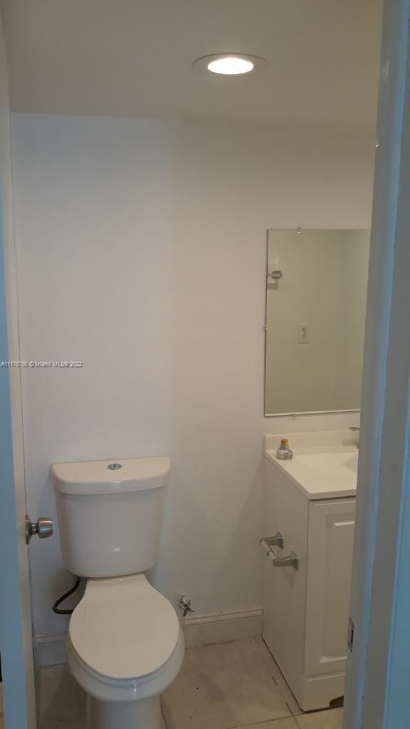 5900 Nw 17th Pl 109 Property Photo 9