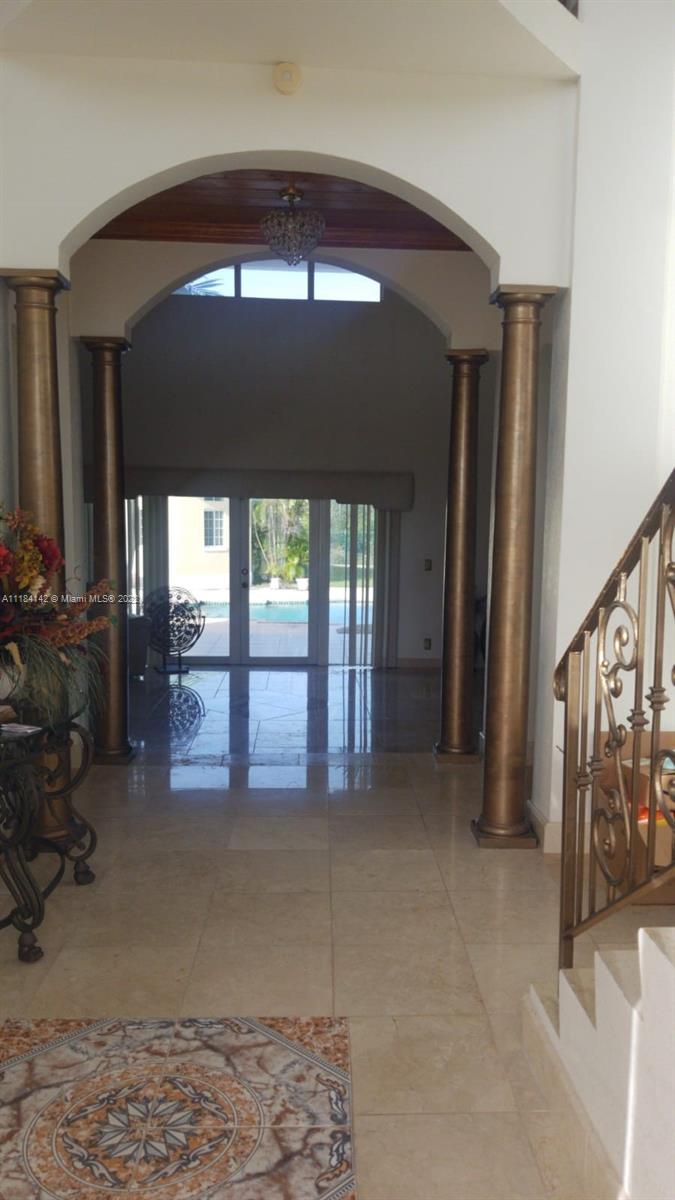 #6 Bahama Property Photo 3