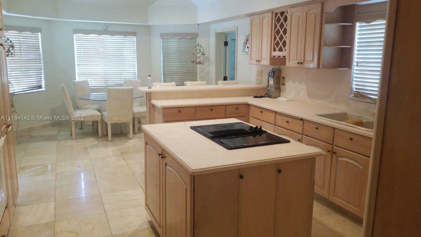 #6 Bahama Property Photo 5
