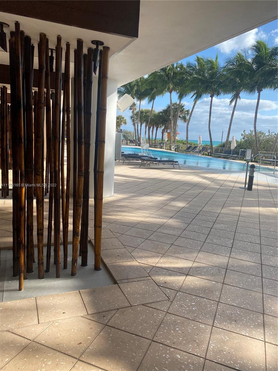 6801 Collins Ave 1102 (door 1111) Property Photo 13