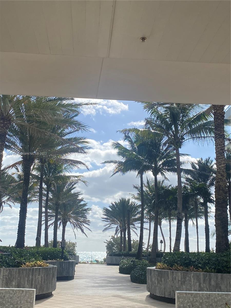 6801 Collins Ave 1102 (door 1111) Property Photo 24