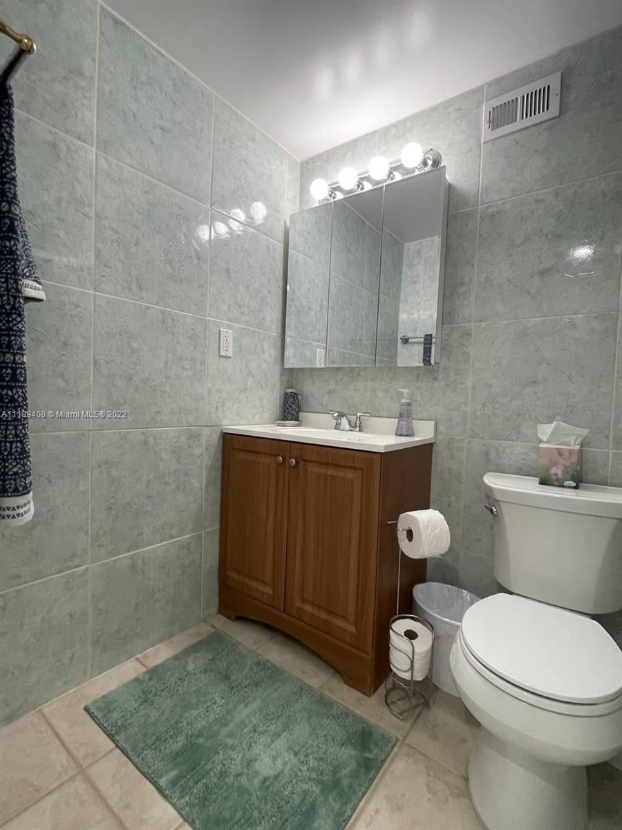 2501 S Ocean Dr 1227 (available) Property Photo 18