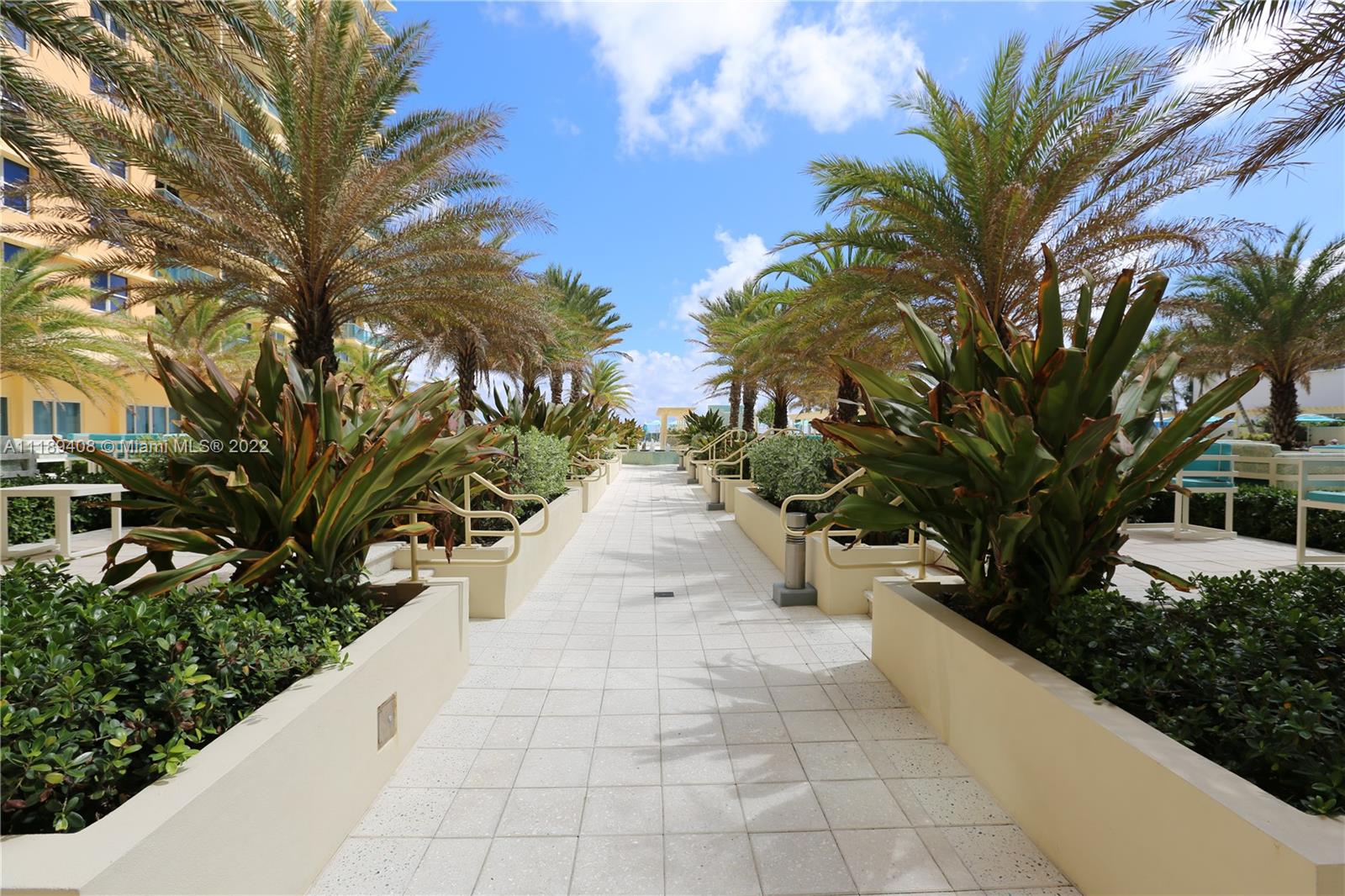 2501 S Ocean Dr 1227 (available) Property Photo 40