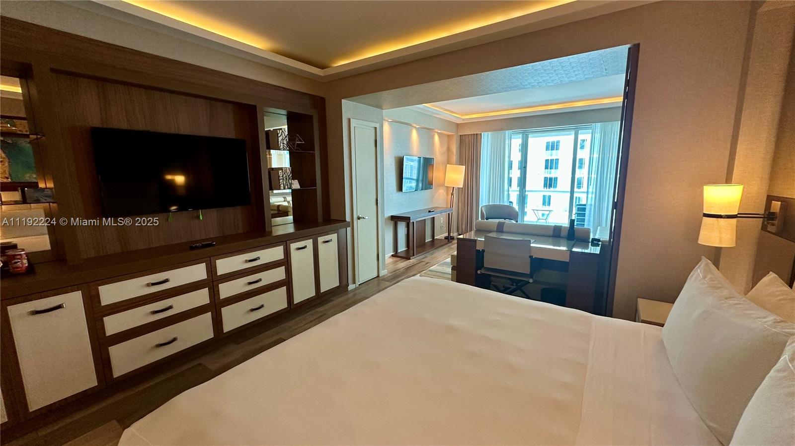 551 N Fort Lauderdale Beach Blvd H1510 Property Photo 5