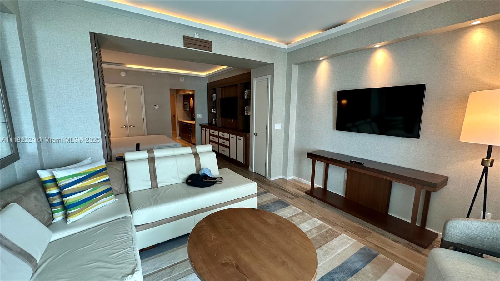 551 N Fort Lauderdale Beach Blvd H1510 Property Photo 7