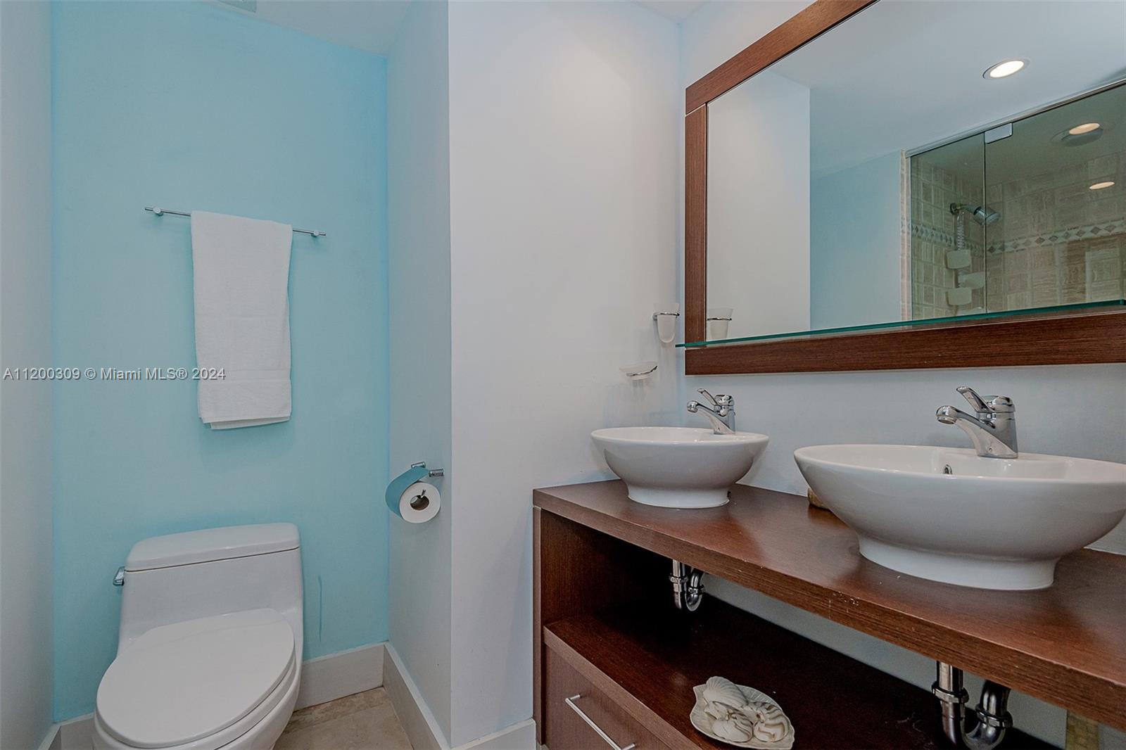 2301 Collins Ave 1506 Property Photo 21