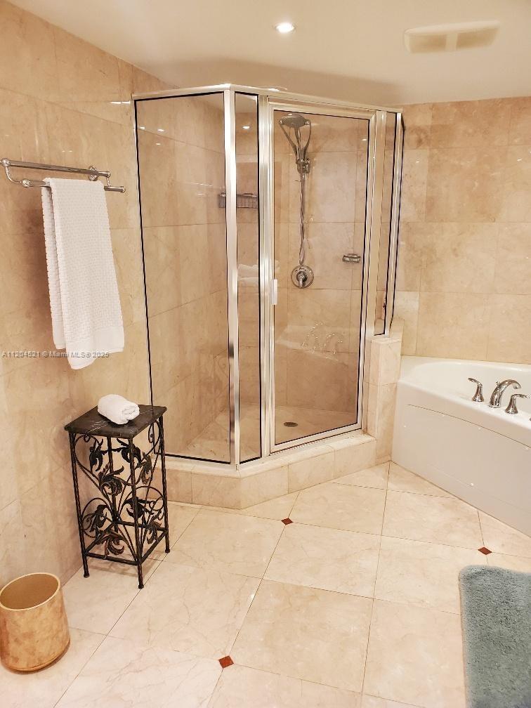 16699 Collins Ave 2704 Property Photo 16