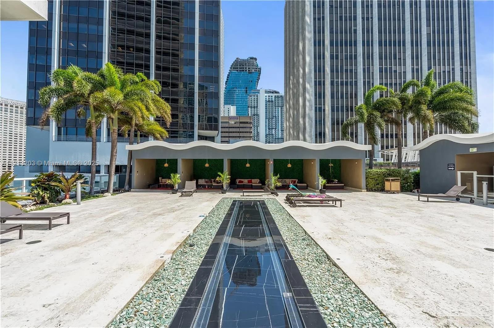 50 Biscayne Blvd 605 Property Photo 5