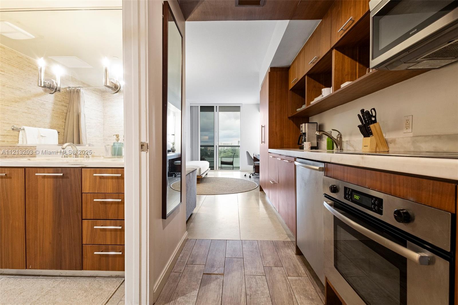 50 Biscayne Blvd 605 Property Photo 14