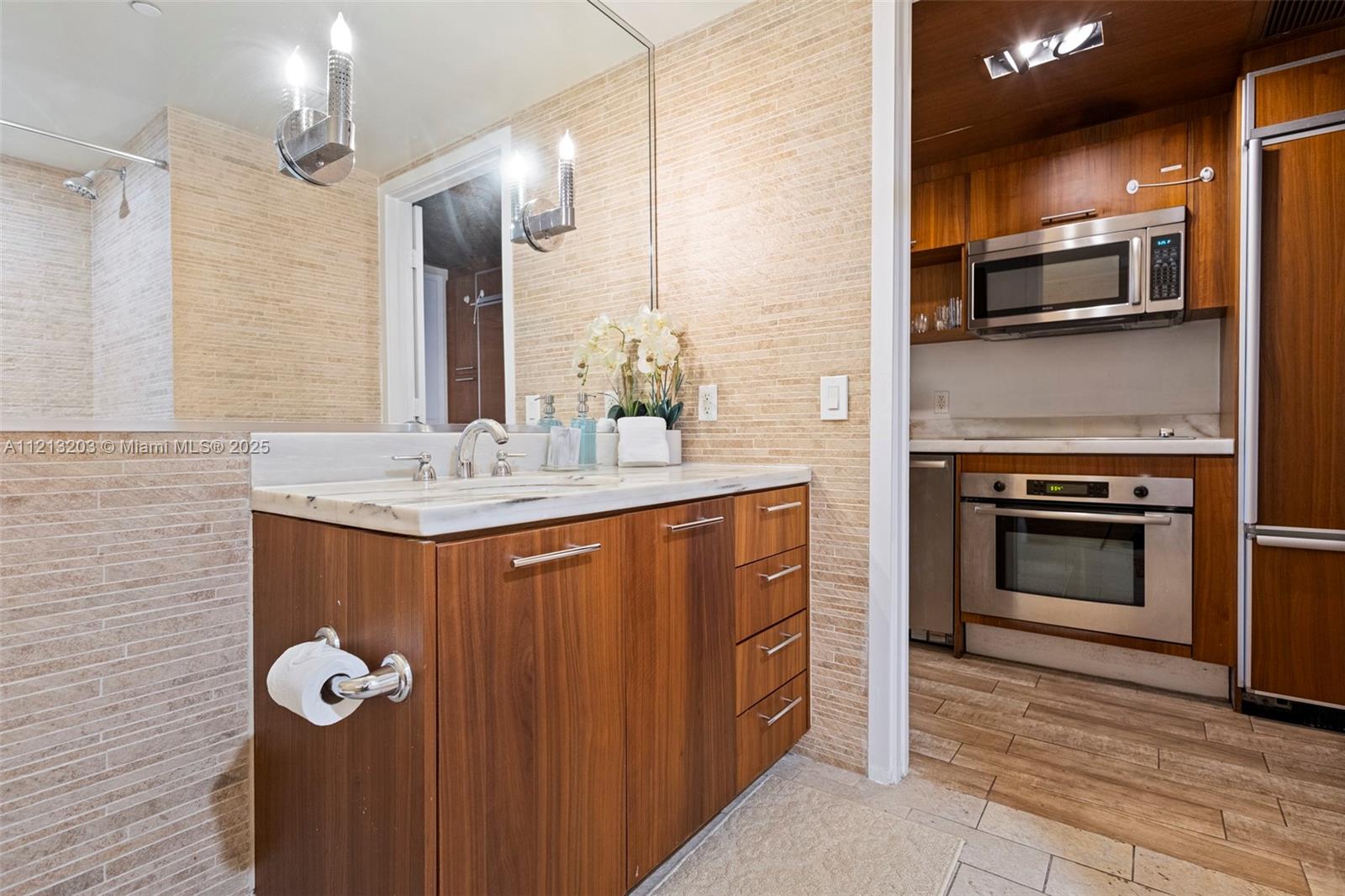 50 Biscayne Blvd 605 Property Photo 17