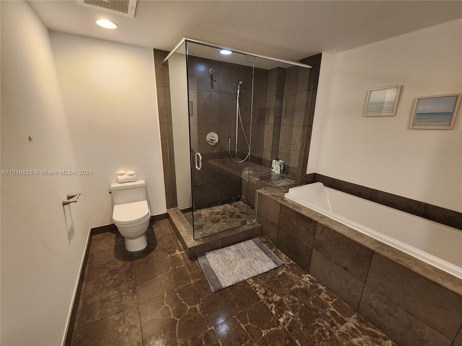 485 Brickell Ave 2504 Property Photo 10