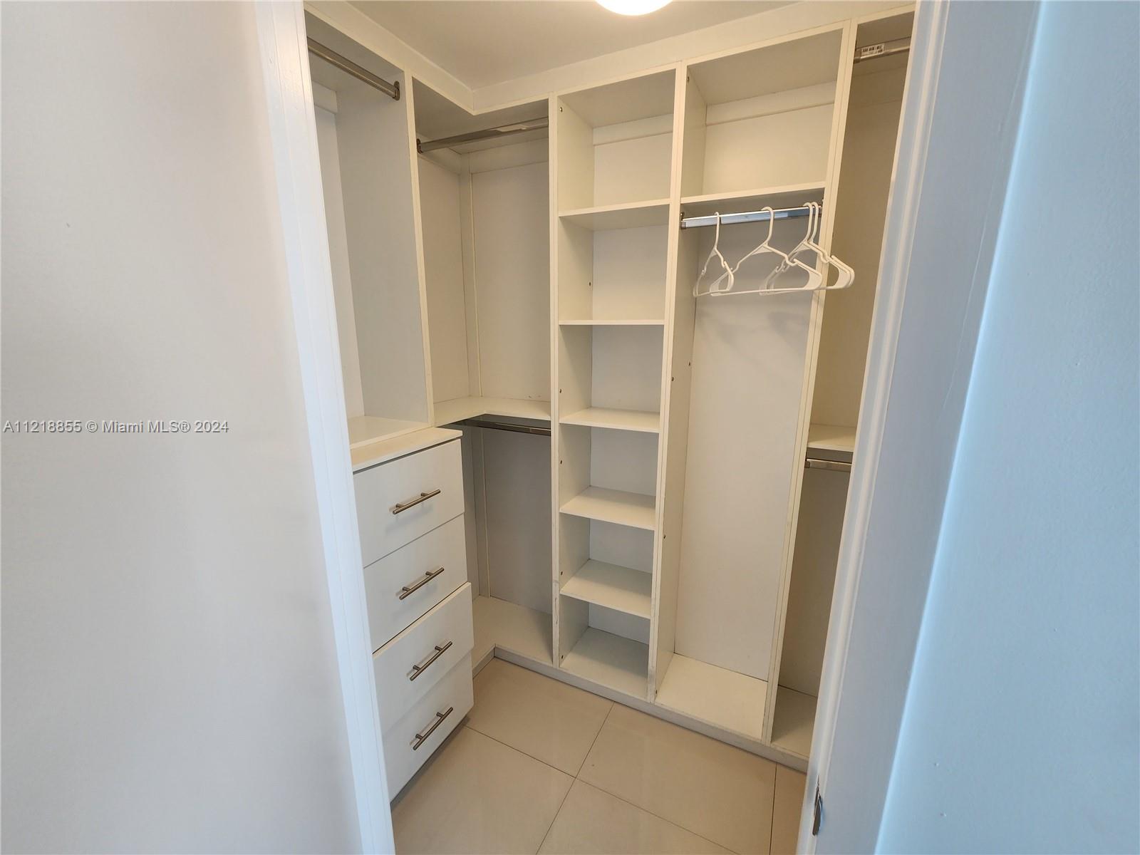 485 Brickell Ave 2504 Property Photo 13