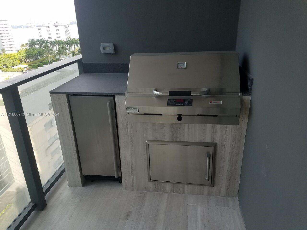 1451 Brickell Ave 1206 Property Photo 4
