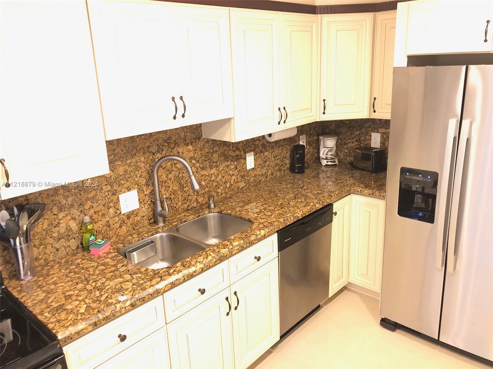 3901 S Ocean Dr 3l Property Photo 9