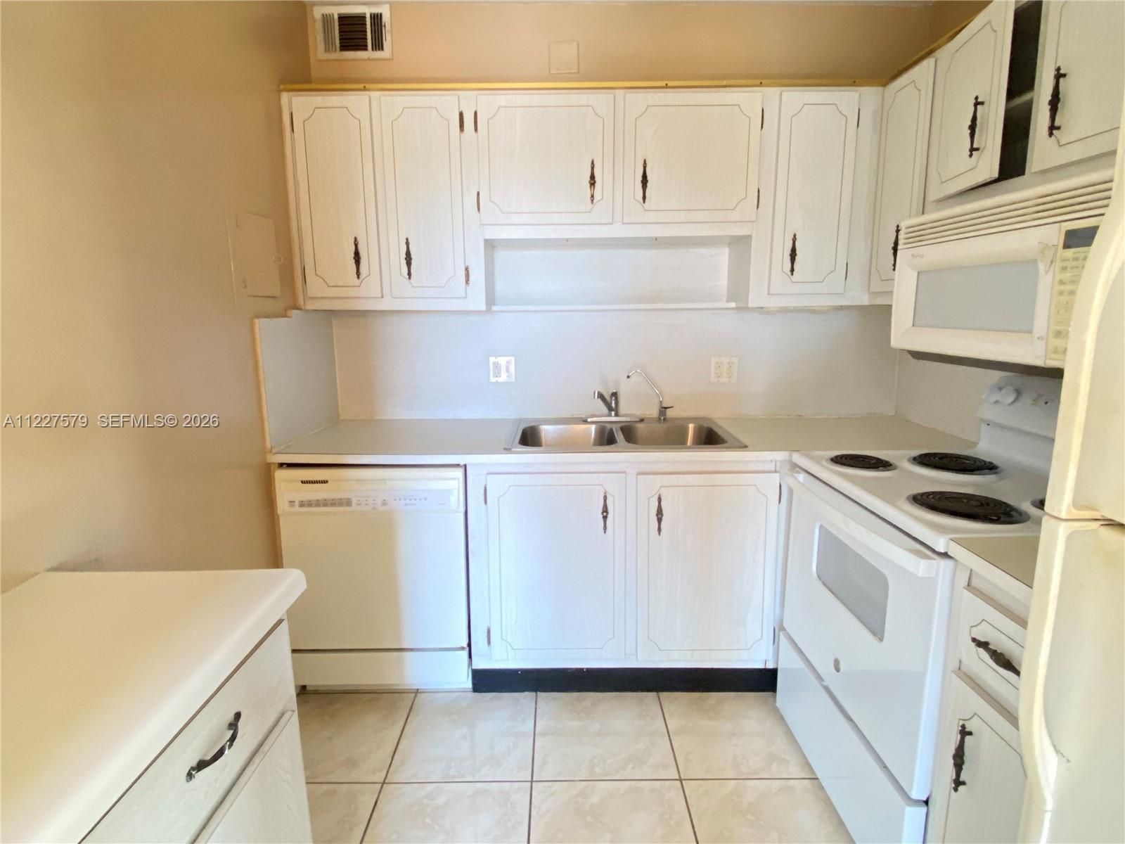 6289 Lear Dr 306 Property Photo 6