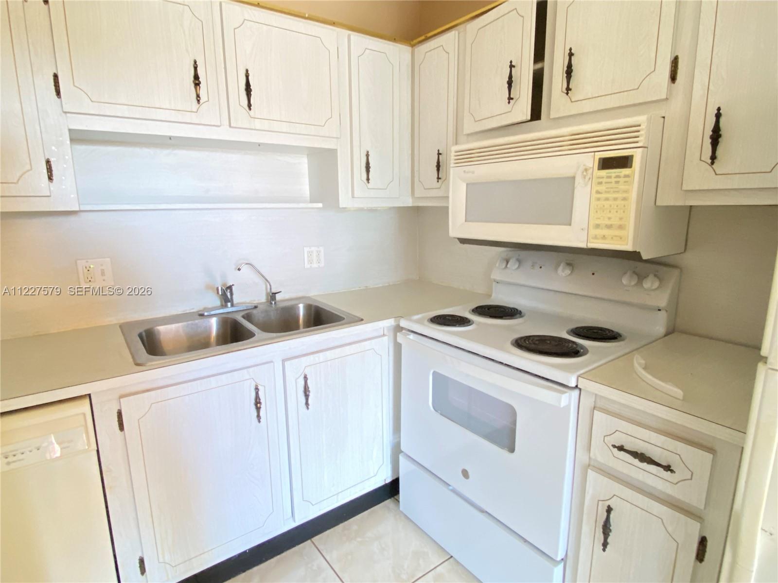 6289 Lear Dr 306 Property Photo 7