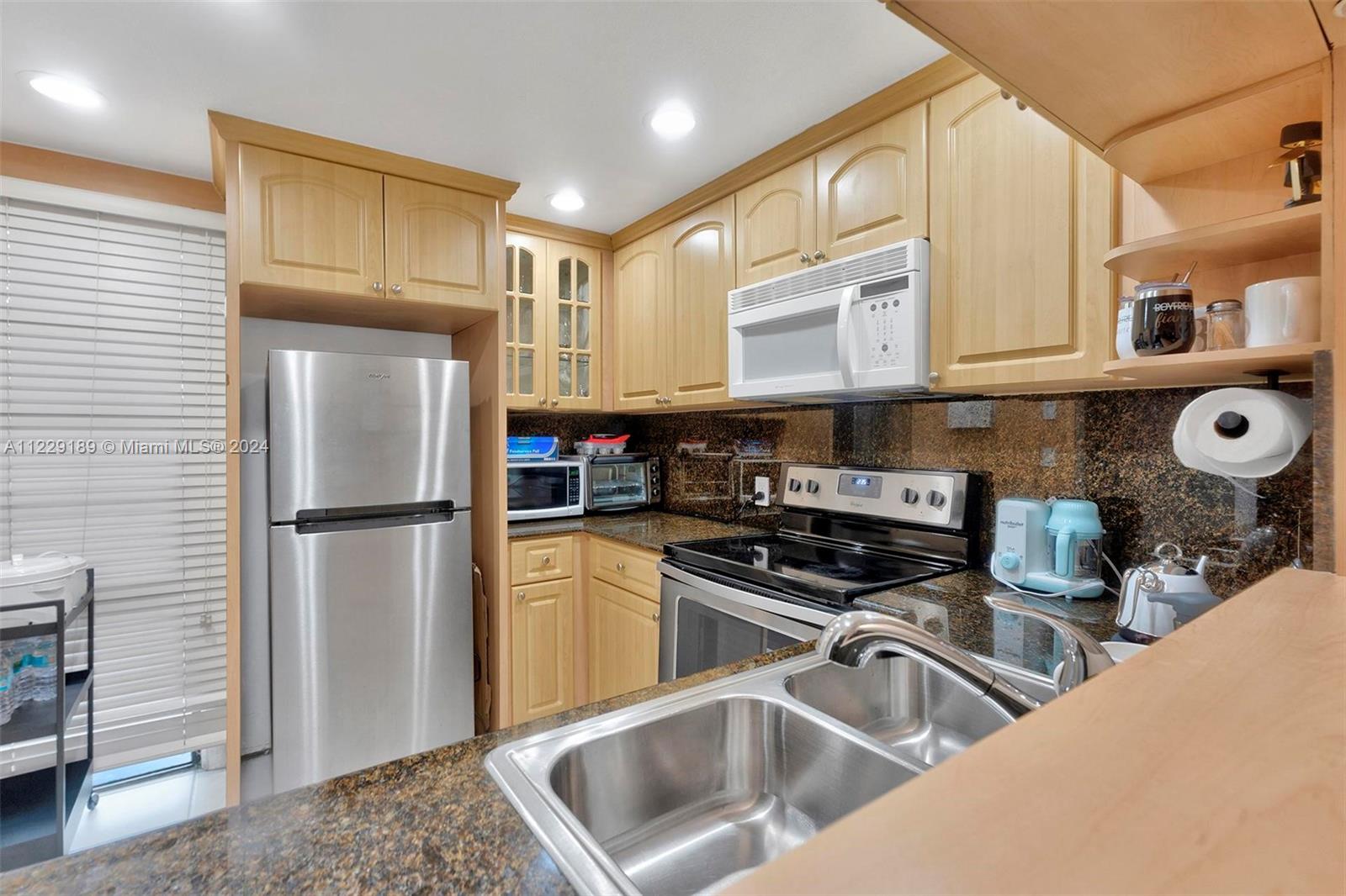 3401 N Country Club Dr 406 Property Photo 6