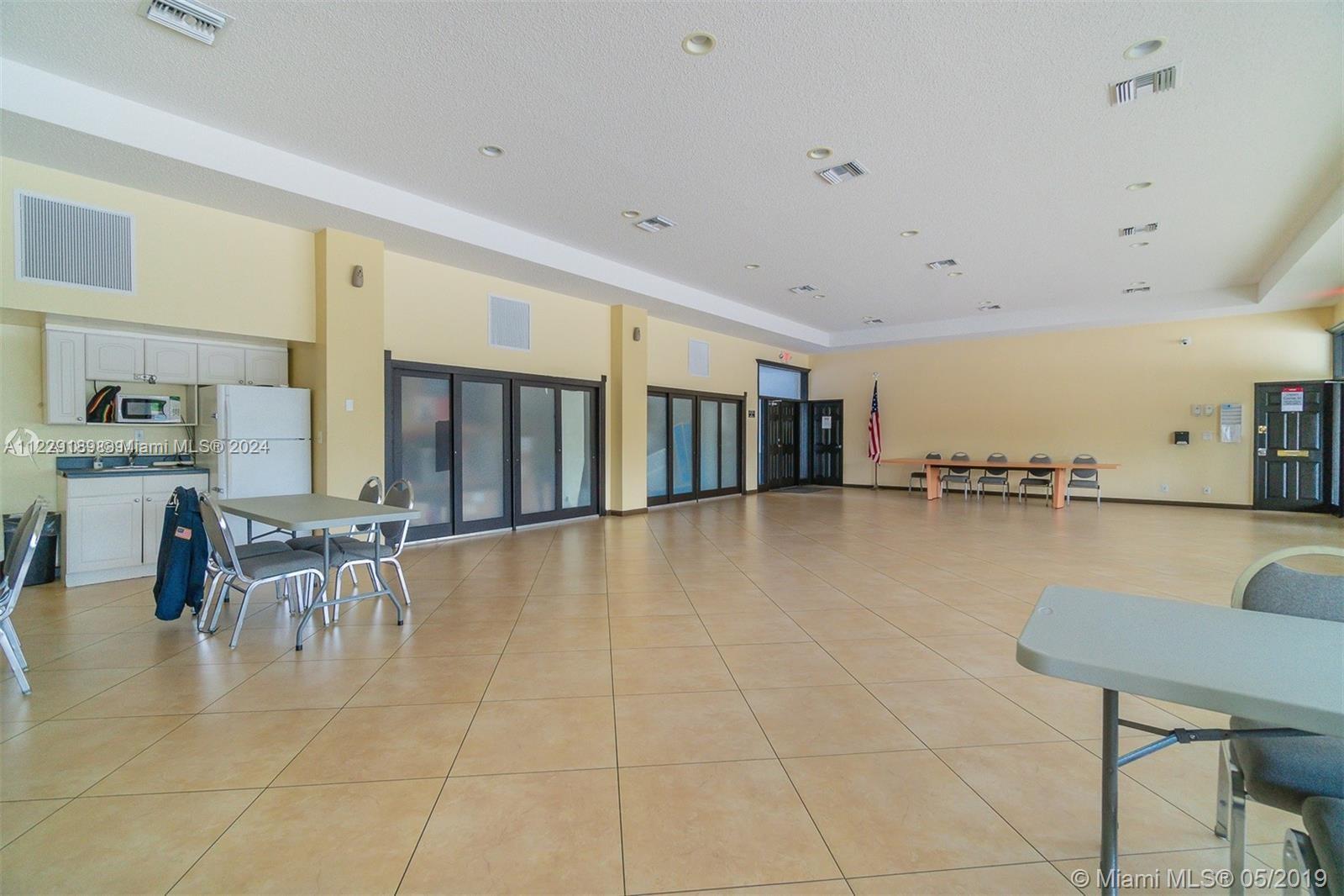 3401 N Country Club Dr 406 Property Photo 25