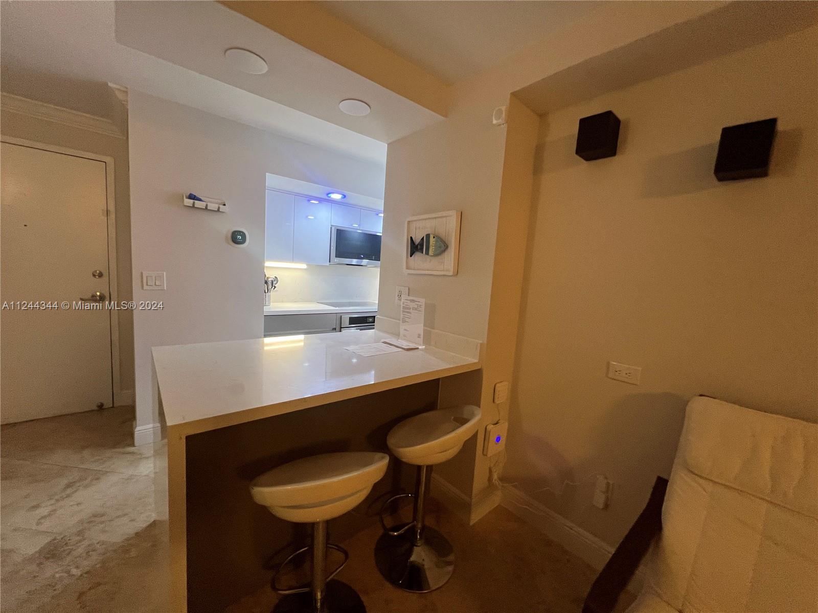 6917 Collins Ave 809 Property Photo 10