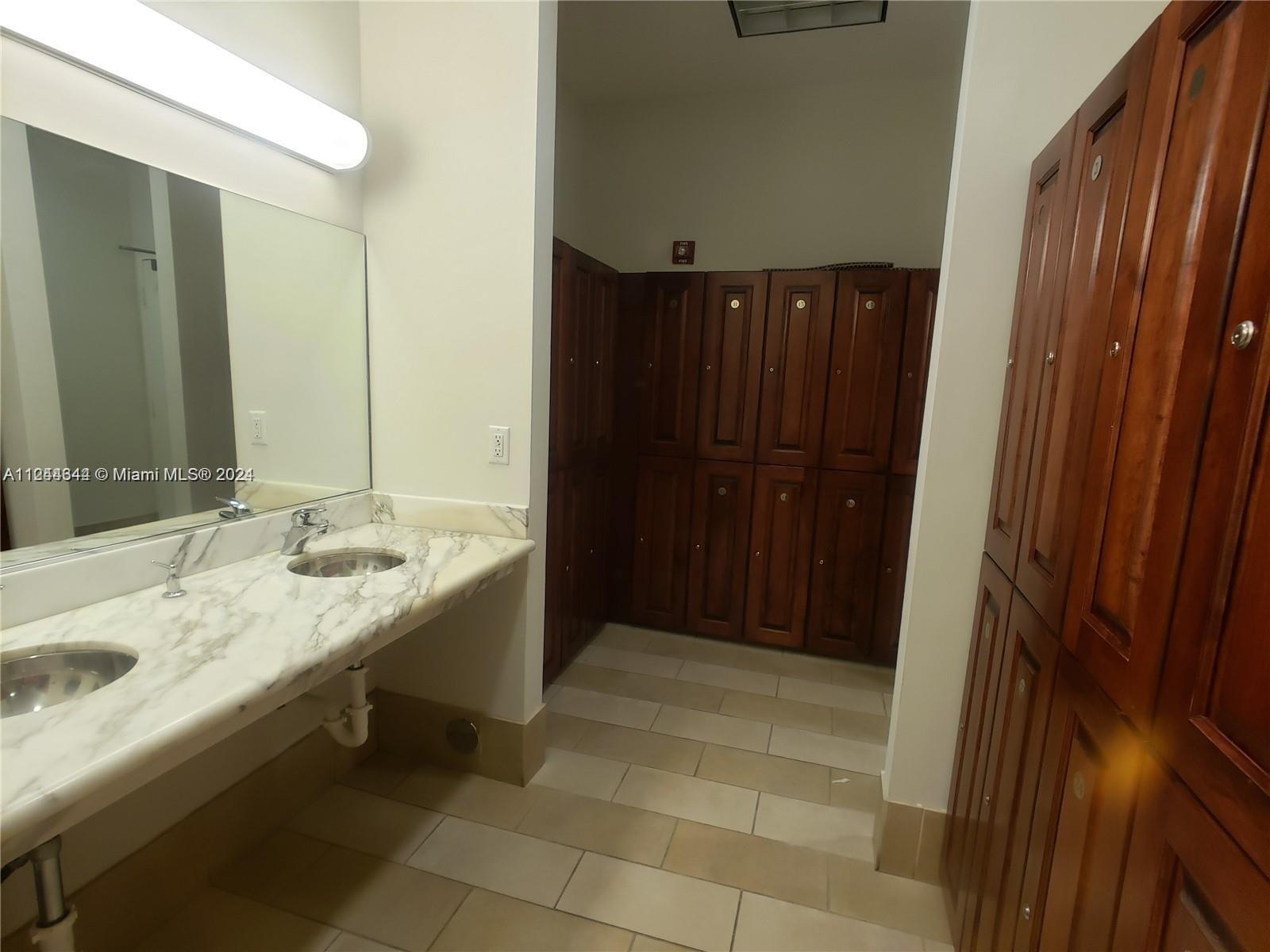 6917 Collins Ave 809 Property Photo 40