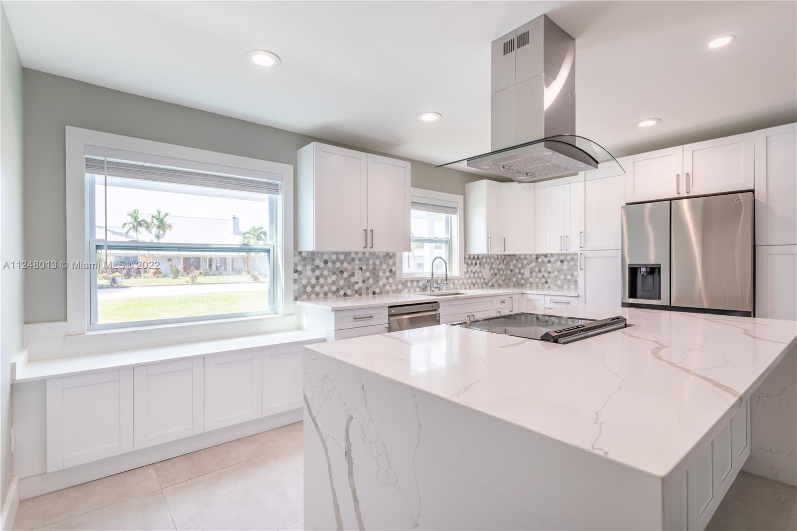 5646 Se Sailfish Way Property Photo 3