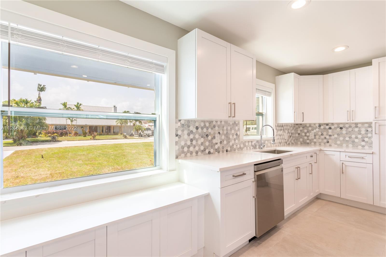 5646 Se Sailfish Way Property Photo 6