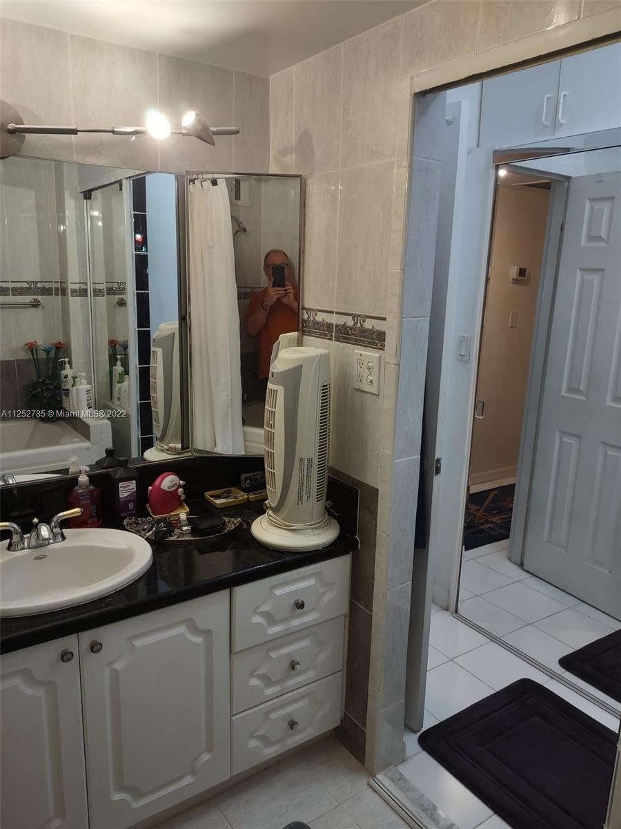 4747 Collins Ave 107 Property Photo 12