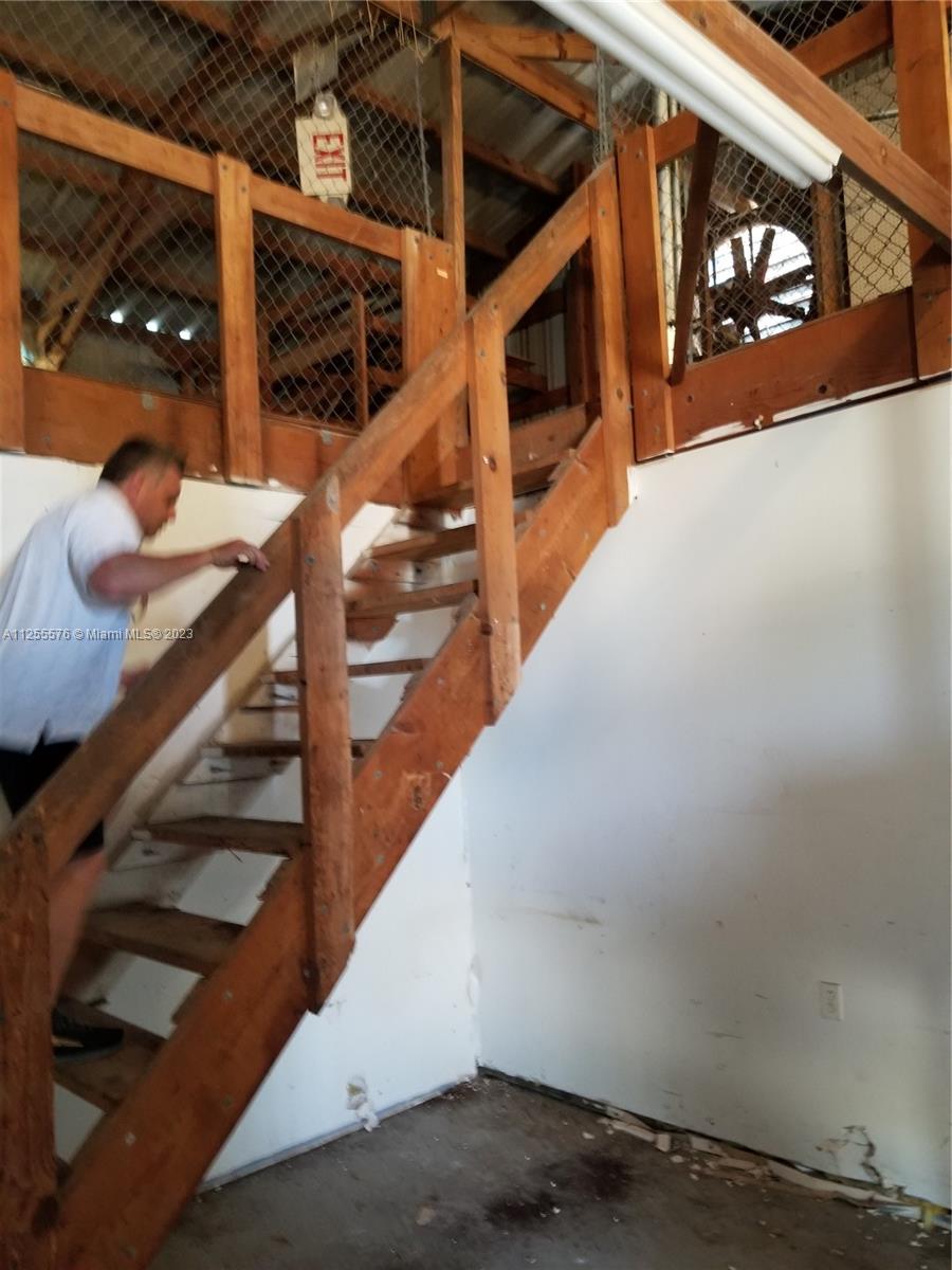 10660 Summerland Dr Property Photo 8