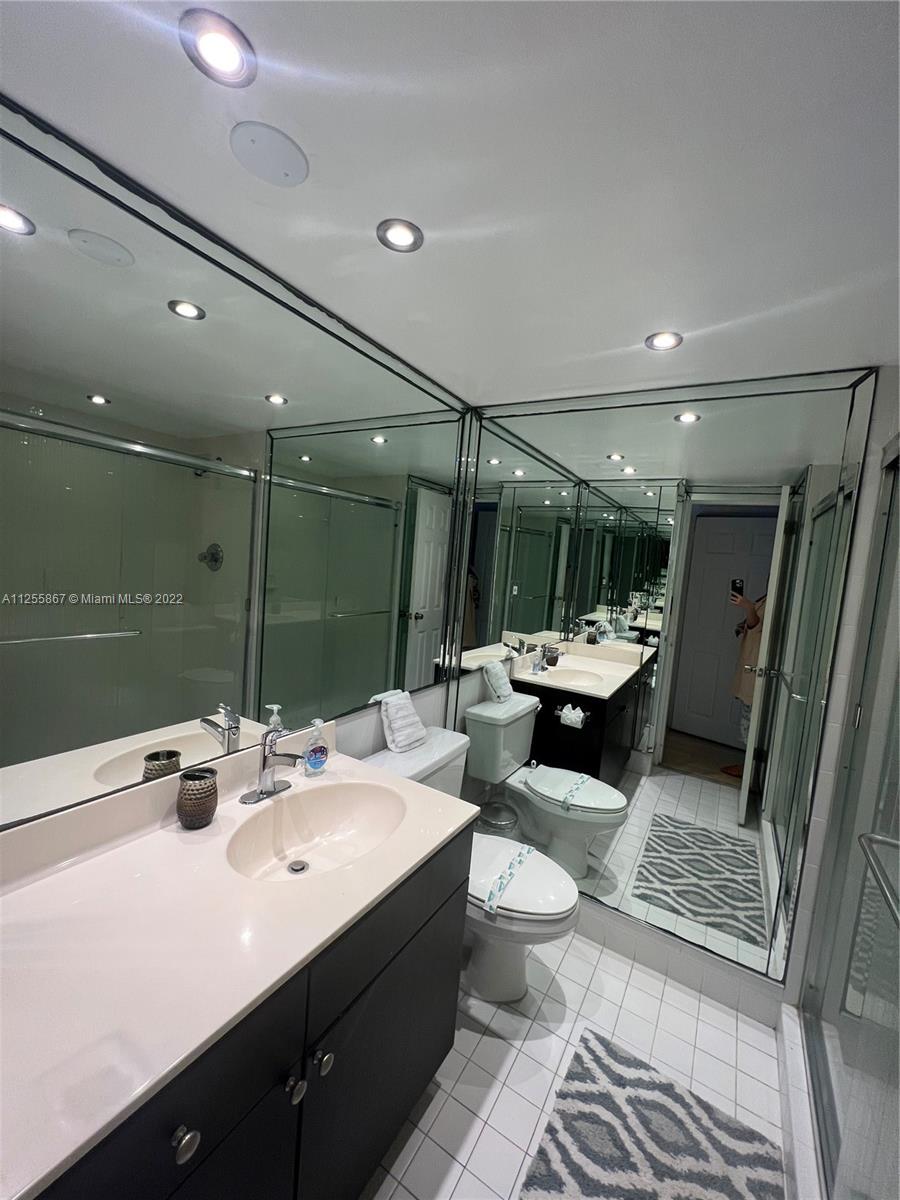 5161 Collins Ave 1711 Property Photo 11