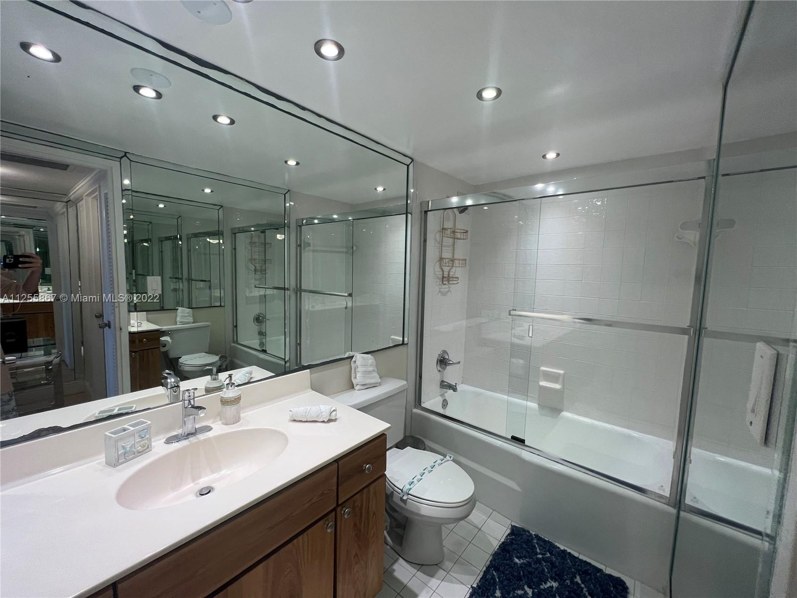 5161 Collins Ave 1711 Property Photo 13