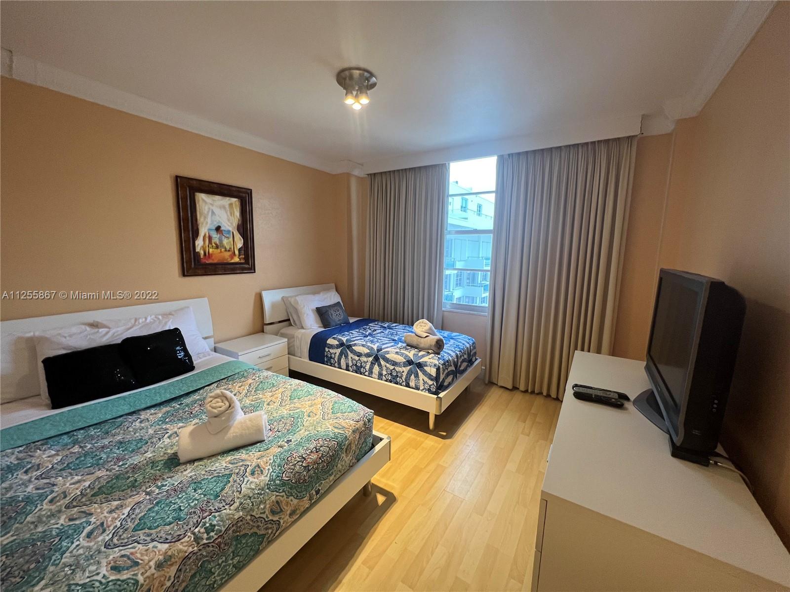 5161 Collins Ave 1711 Property Photo 14