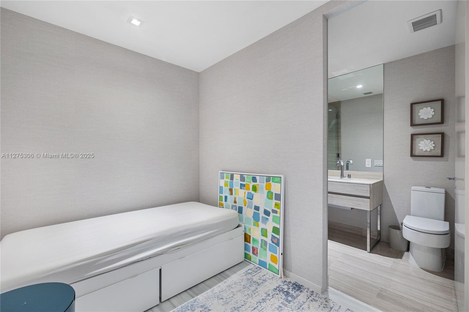 18975 E Collins Ave 3802 Property Photo 29