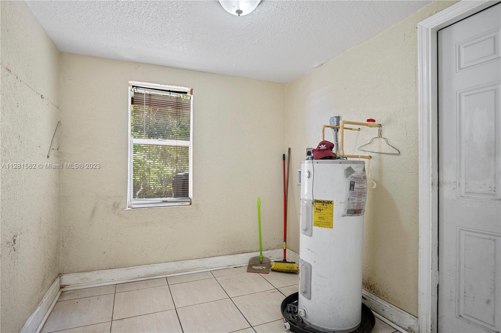 2643 Nw 22nd Ct Property Photo 13