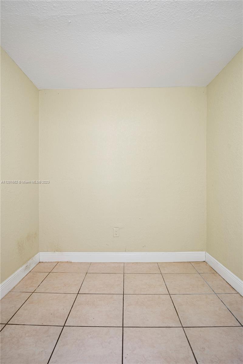 2643 Nw 22nd Ct Property Photo 21