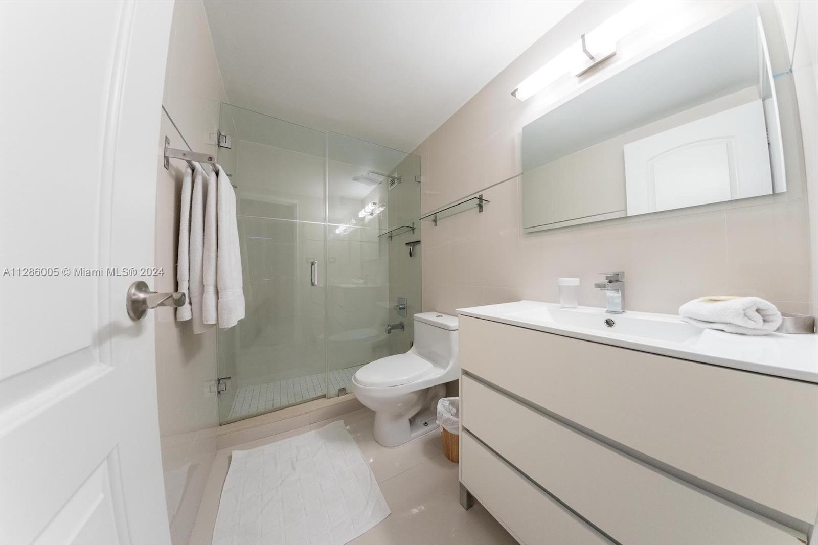 5601 Collins Ave 1206 Property Photo 14