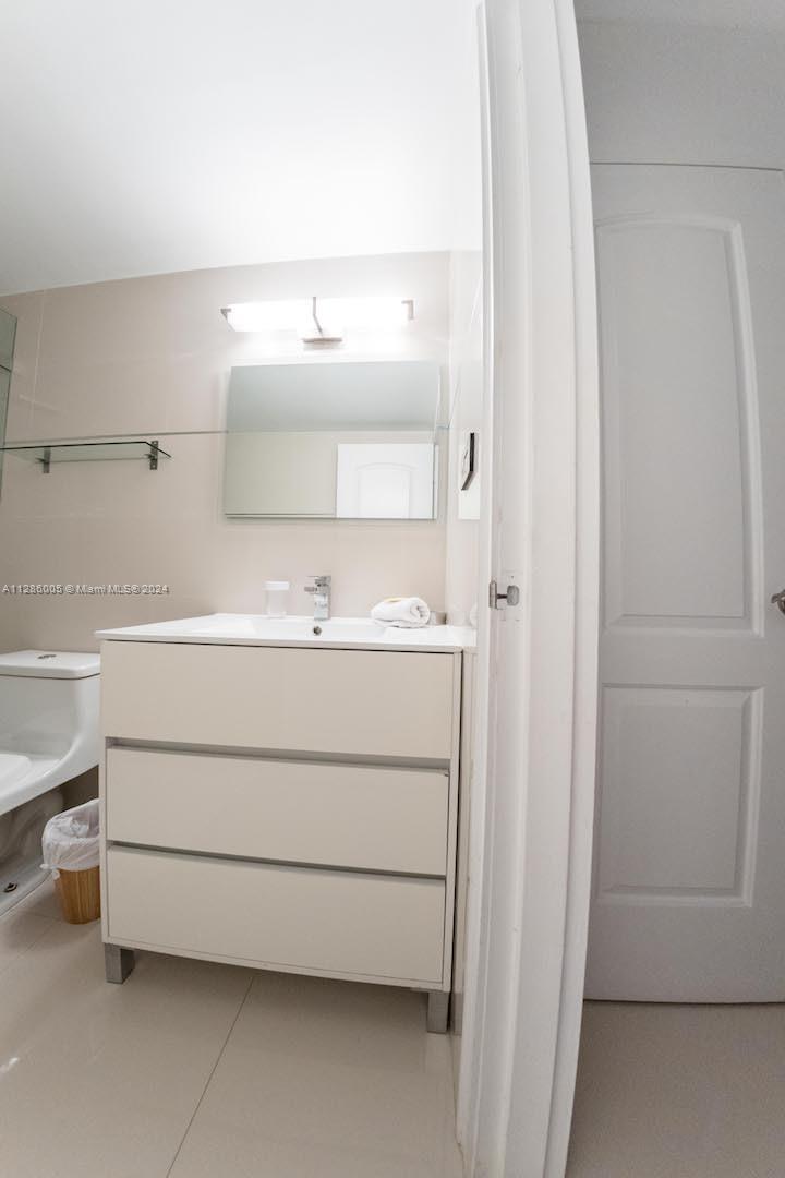 5601 Collins Ave 1206 Property Photo 15