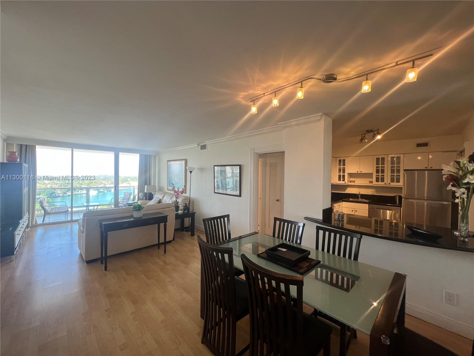 A11300116 Property Photo 5