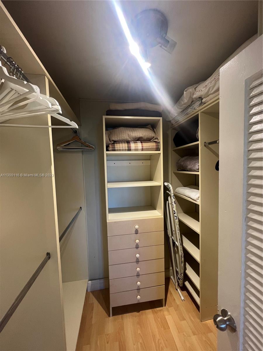 A11300116 Property Photo 12