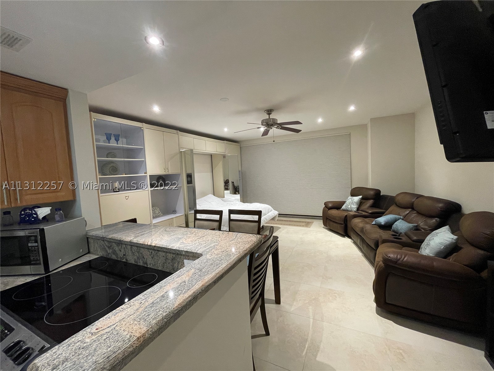 3505 S Ocean Dr 108 Property Photo 2