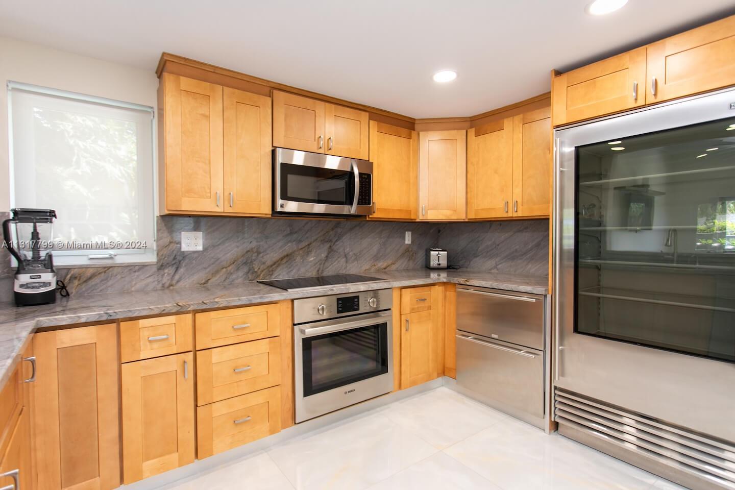 1022 Adams St Property Photo 18