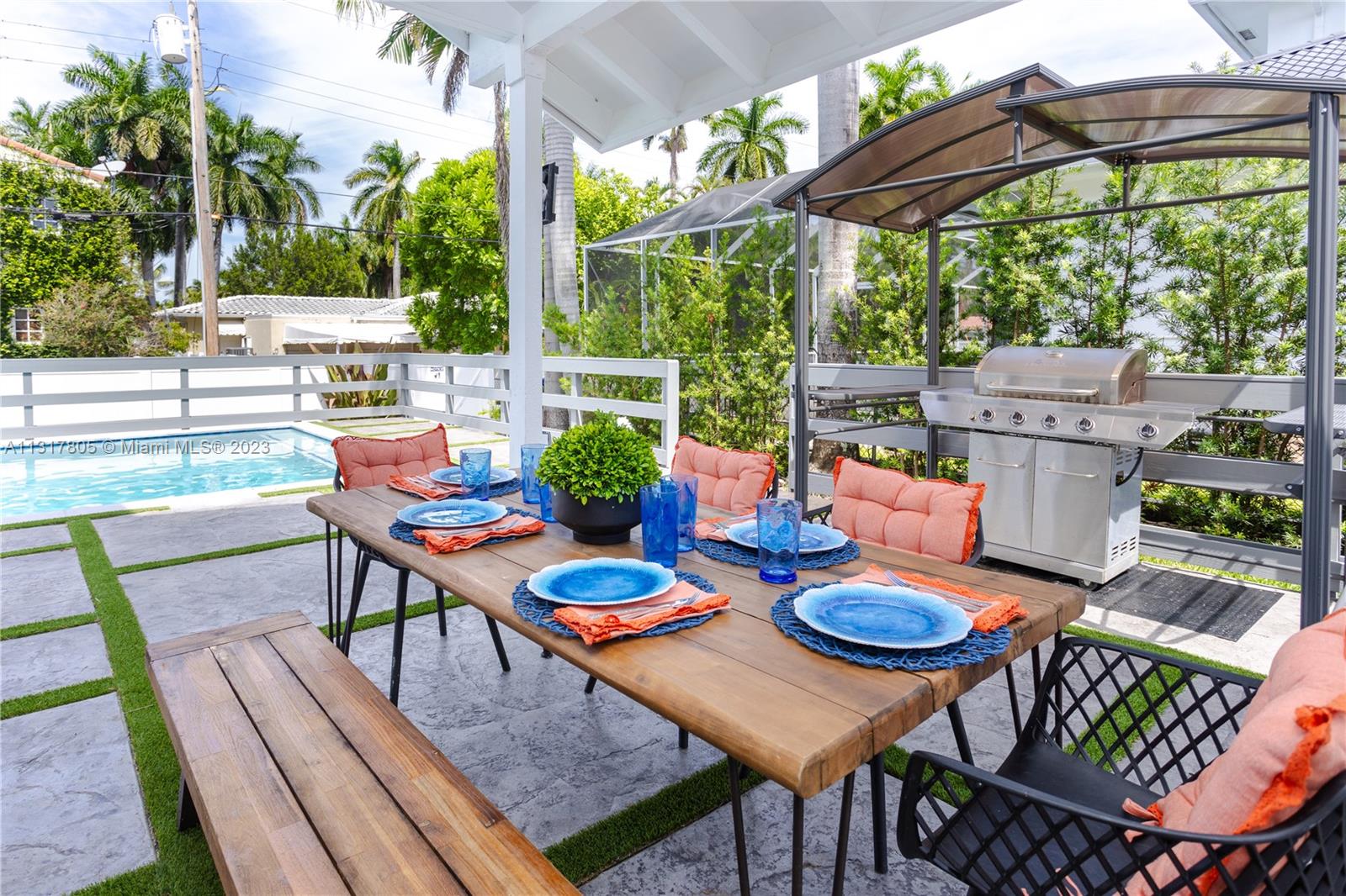 1109 Hollywood Blvd Property Photo 8