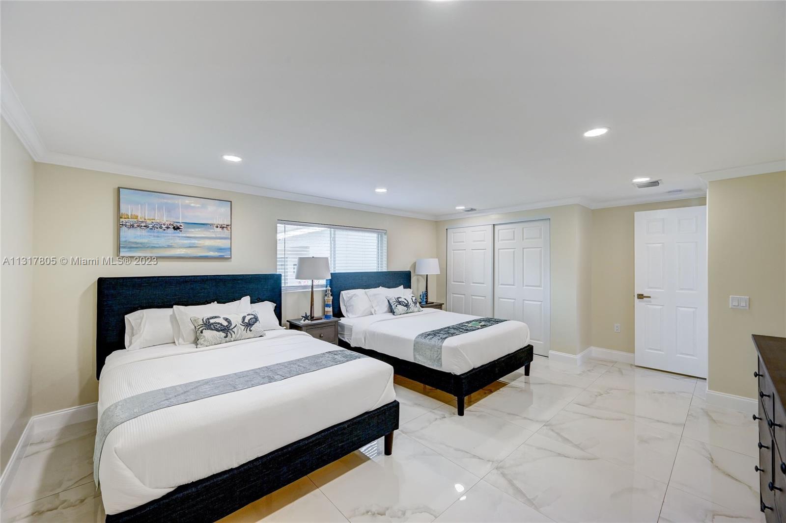 1109 Hollywood Blvd Property Photo 15