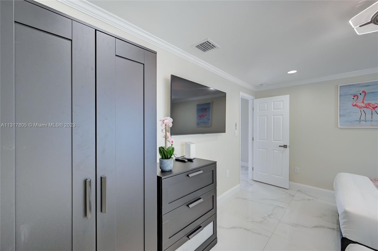 1109 Hollywood Blvd Property Photo 18