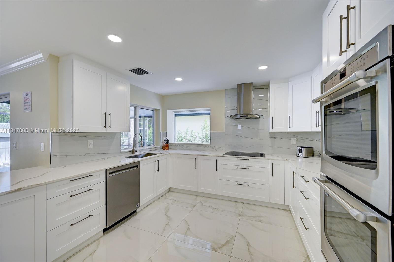 1109 Hollywood Blvd Property Photo 26