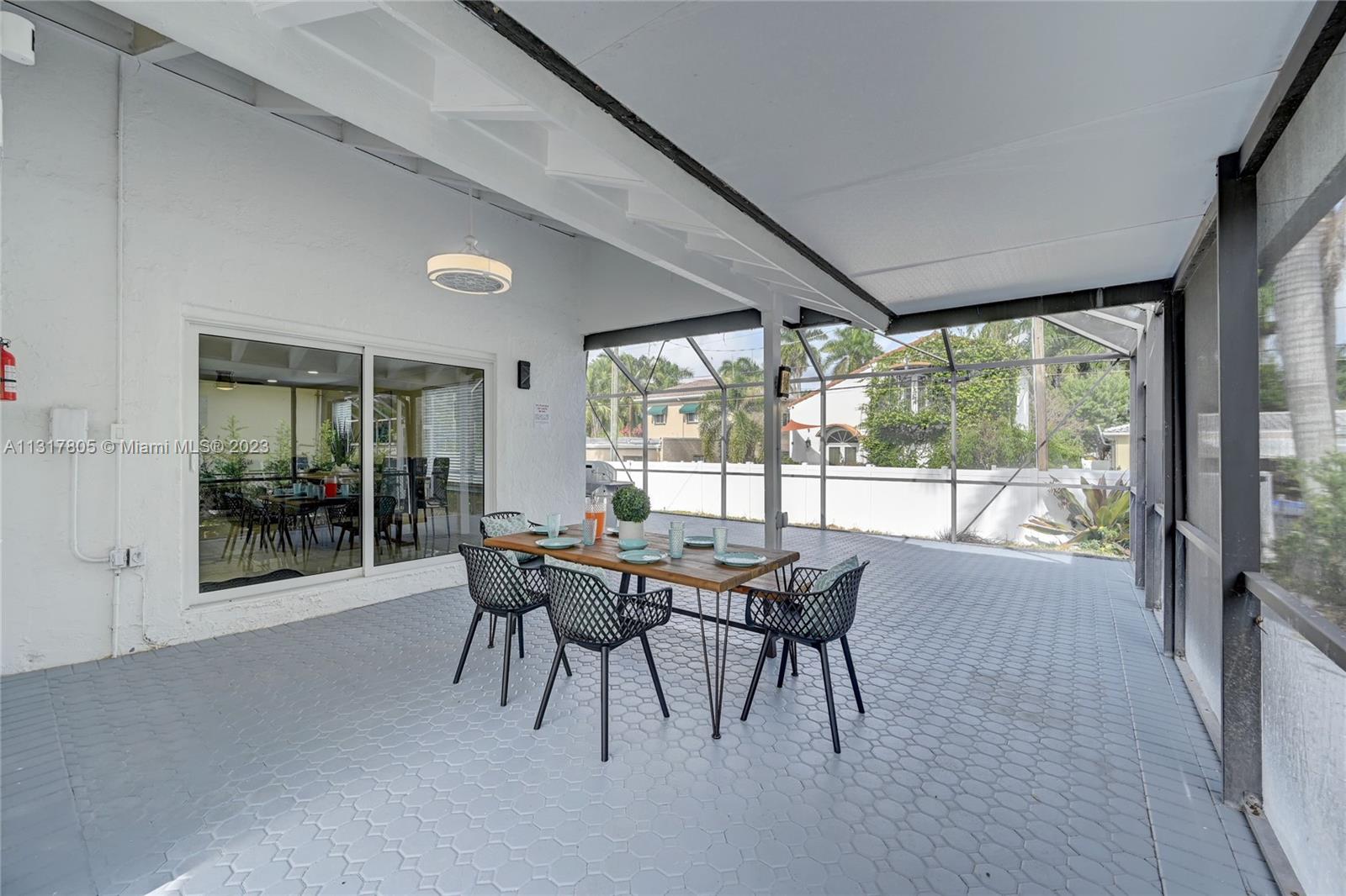 1109 Hollywood Blvd Property Photo 35