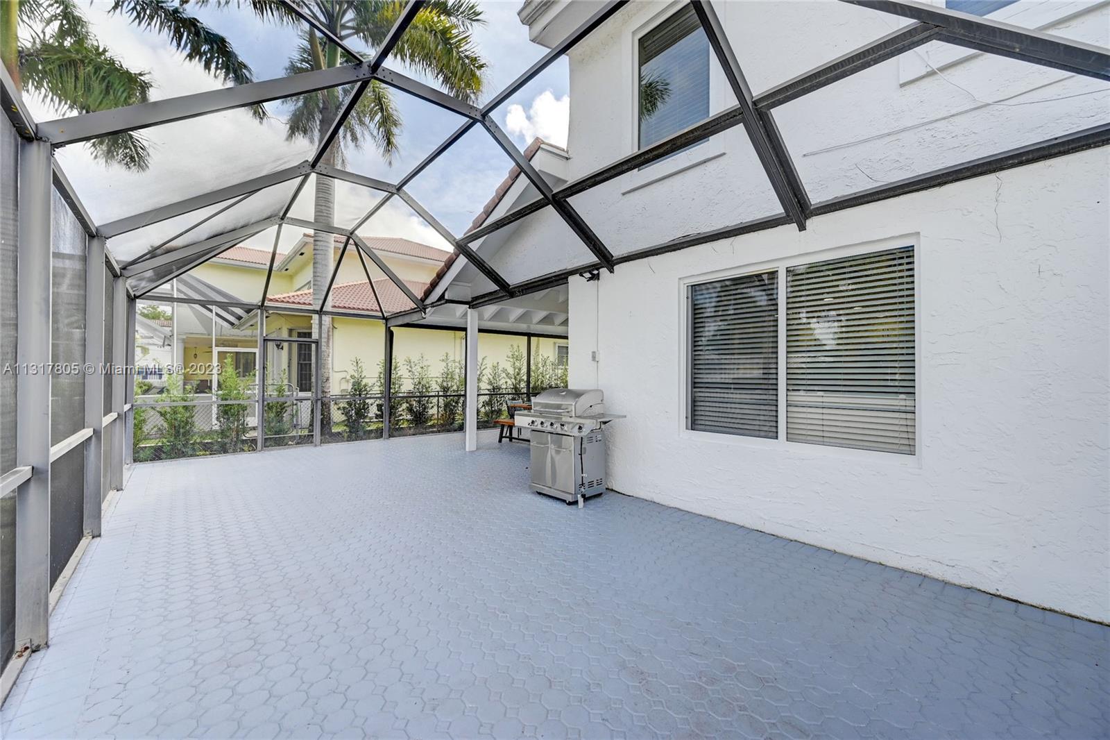 1109 Hollywood Blvd Property Photo 38